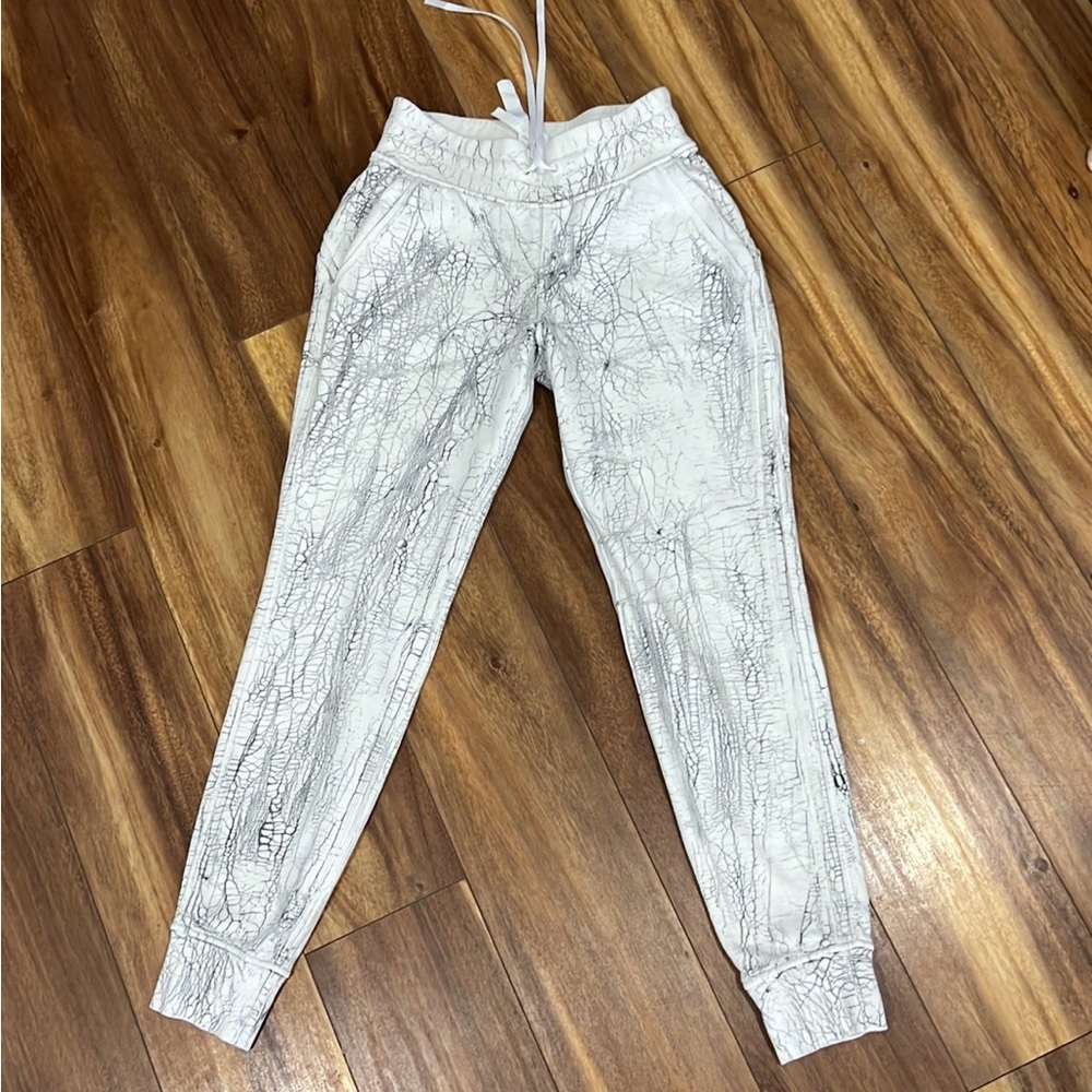 Lululemon joggers